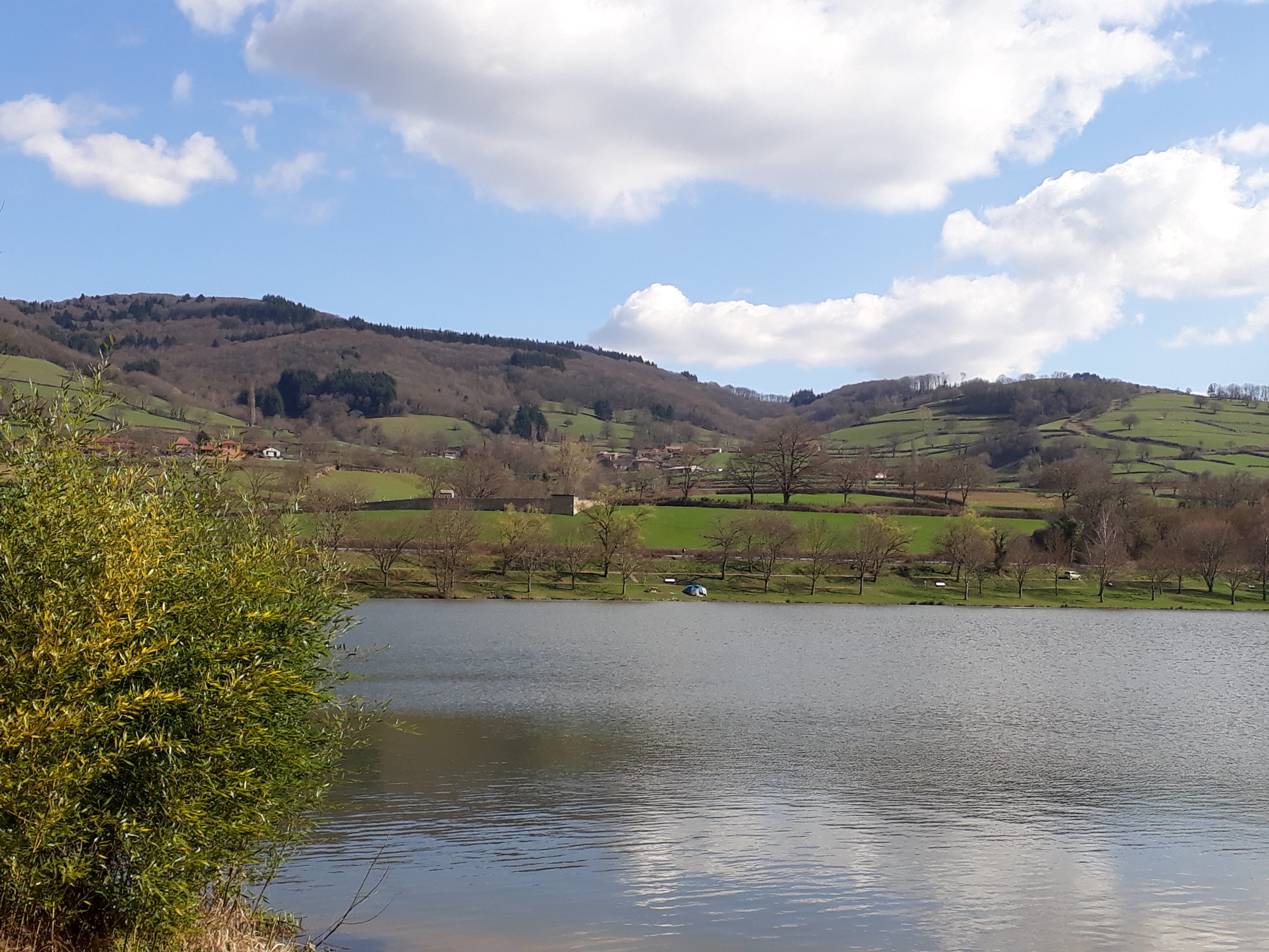 lieu de promenade et baignade à 15 km de Sologny